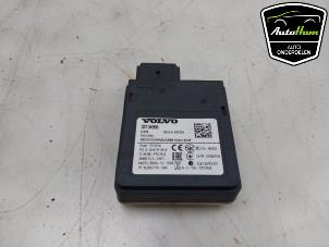 Gebruikte Radar sensor Volvo XC60 II (UZ) 2.0 T8 16V Recharge, Twin Engine AWD Prijs € 150,00 Margeregeling aangeboden door AutoHam