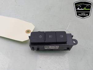 Gebruikte Schakelaar Licht Skoda Octavia Combi (NXAC) 1.0 TSI e-TEC 12V Prijs € 15,00 Margeregeling aangeboden door AutoHam