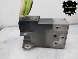 Gebruikte Frontdeel steun Volvo XC60 II (UZ) 2.0 T8 16V Recharge, Twin Engine AWD Prijs € 50,00 Margeregeling aangeboden door AutoHam