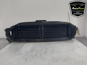 Gebruikte Luchtgeleider Volvo XC60 II (UZ) 2.0 T8 16V Recharge, Twin Engine AWD Prijs € 195,00 Margeregeling aangeboden door AutoHam