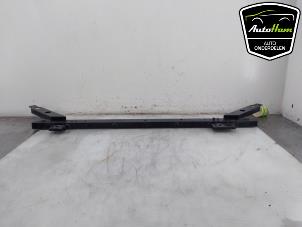 Gebruikte Radiateurbalk Volvo XC60 II (UZ) 2.0 T8 16V Recharge, Twin Engine AWD Prijs € 125,00 Margeregeling aangeboden door AutoHam