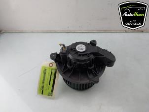 Gebruikte Chaufage Ventilatiemotor Ford Puma 1.0 Ti-VCT EcoBoost Hybrid 12V Prijs € 20,00 Margeregeling aangeboden door AutoHam