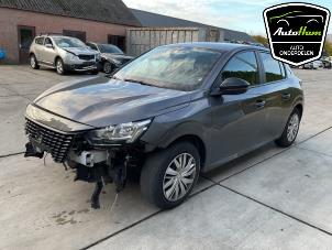 Gebruikte Scherm links-voor Peugeot 208 II (UB/UH/UP) 1.2 Vti 12V PureTech 75 Prijs op aanvraag aangeboden door AutoHam