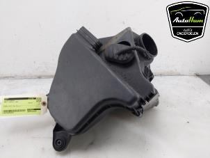 Gebruikte Luchtfilterhuis BMW 3 serie Touring (E91) 320i 16V Prijs € 50,00 Margeregeling aangeboden door AutoHam
