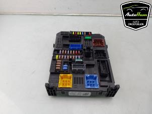 Gebruikte Module Bodycontrol Peugeot 208 II (UB/UH/UP) e-208 50 kWh Prijs € 95,00 Margeregeling aangeboden door AutoHam