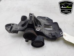 Gebruikte Dynamosteun boven Renault Express 1.5 dCi 75 Prijs € 75,00 Margeregeling aangeboden door AutoHam