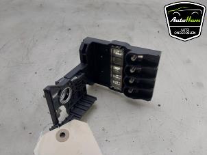 Gebruikte Zekeringkast Toyota Corolla (E21) 1.8 VVTi 16V Hybrid Prijs € 25,00 Margeregeling aangeboden door AutoHam