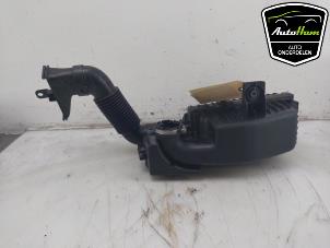 Gebruikte Luchtfilterhuis Opel Corsa F (UB/UH/UP) 1.2 12V 75 Prijs € 20,00 Margeregeling aangeboden door AutoHam