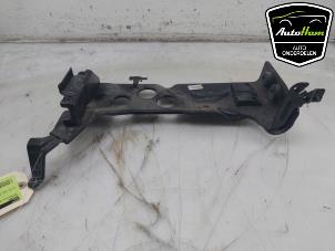 Gebruikte Accubak Volkswagen Golf V (1K1) 2.0 FSI 16V Prijs € 15,00 Margeregeling aangeboden door AutoHam