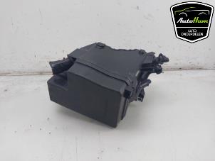 Gebruikte Zekeringkast Toyota RAV4 (A4) 2.5 Hybrid 16V VVT-i 4x4 Prijs € 50,00 Margeregeling aangeboden door AutoHam