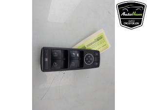 Gebruikte Elektrisch Raam Schakelaar Mercedes C (W204) 1.8 C-180 CGI 16V Prijs € 30,00 Margeregeling aangeboden door AutoHam