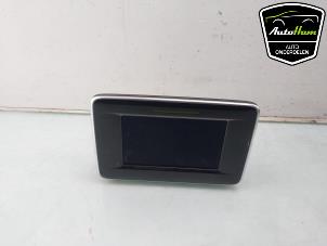 Gebruikte Display Multi Media regelunit Mercedes A (W176) 1.6 A-180 16V Prijs € 150,00 Margeregeling aangeboden door AutoHam