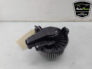 Gebruikte Chaufage Ventilatiemotor Toyota RAV4 (A4) 2.5 Hybrid 16V VVT-i 4x4 Prijs € 50,00 Margeregeling aangeboden door AutoHam