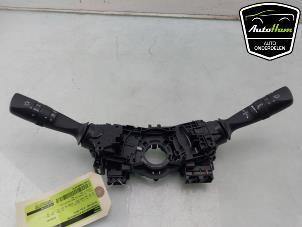 Gebruikte Licht + Raw Schakelaar Toyota RAV4 (A4) 2.5 Hybrid 16V VVT-i 4x4 Prijs € 50,00 Margeregeling aangeboden door AutoHam