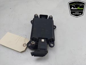 Gebruikte Radar sensor Peugeot 5008 II (M4/MC/MJ/MR) 1.2 12V e-THP PureTech 130 Prijs € 295,00 Margeregeling aangeboden door AutoHam