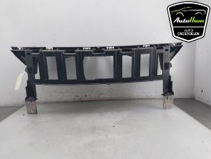 Gebruikte Frontpaneel Peugeot 5008 II (M4/MC/MJ/MR) 1.2 12V e-THP PureTech 130 Prijs € 75,00 Margeregeling aangeboden door AutoHam