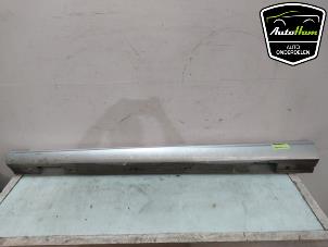 Gebruikte Zijskirt links Mercedes A (W176) 1.6 A-180 16V Prijs € 50,00 Margeregeling aangeboden door AutoHam