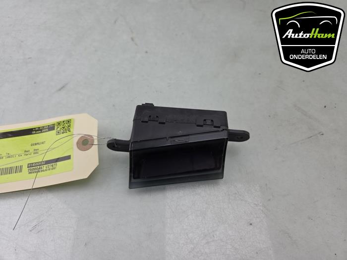 Gebruikte Head-up display Opel Astra K 1.4 Turbo 16V Prijs € 25,00 Margeregeling aangeboden door AutoHam