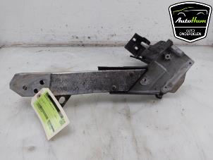 Gebruikte Frontdeel steun Mercedes GLC (X253) 2.0 260 16V 4-Matic Prijs € 25,00 Margeregeling aangeboden door AutoHam