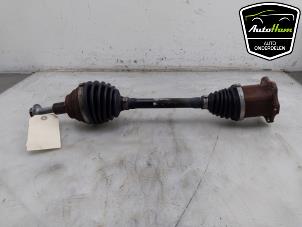 Gebruikte Aandrijfas links-voor Skoda Octavia Combi (NXAC) 1.0 TSI e-TEC 12V Prijs € 225,00 Margeregeling aangeboden door AutoHam