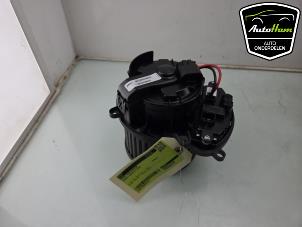 Gebruikte Chaufage Ventilatiemotor Renault Kadjar (RFEH) 1.2 Energy TCE 130 Prijs € 50,00 Margeregeling aangeboden door AutoHam
