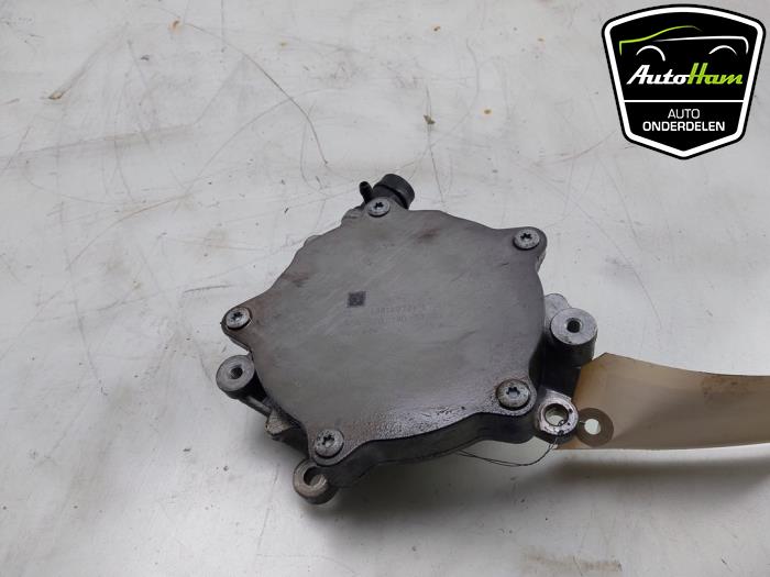 Gebruikte Vacuumpomp Rembekrachtiging Mercedes A (W176) 1.6 A-180 16V Prijs € 20,00 Margeregeling aangeboden door AutoHam