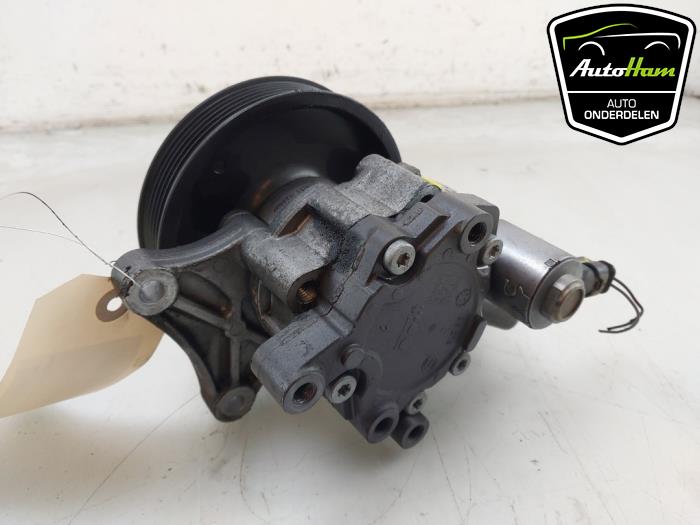 Stuurbekrachtiging Pomp van een Mercedes-Benz C (W204) 1.8 C-180 CGI 16V 2012