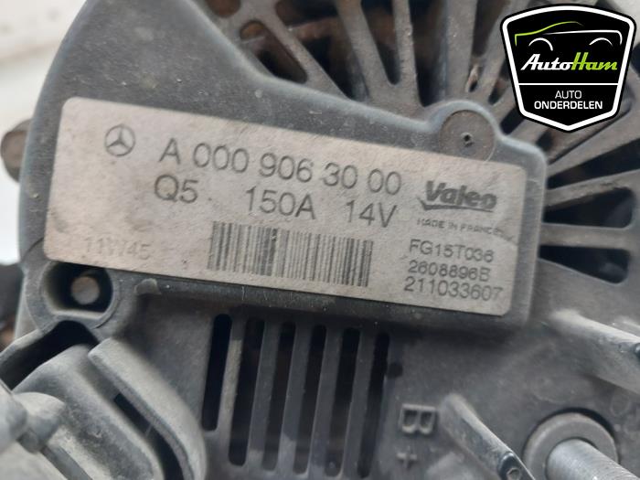 Dynamo van een Mercedes-Benz C (W204) 1.8 C-180 CGI 16V 2012