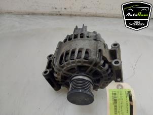 Gebruikte Dynamo Mercedes C (W204) 1.8 C-180 CGI 16V Prijs € 95,00 Margeregeling aangeboden door AutoHam