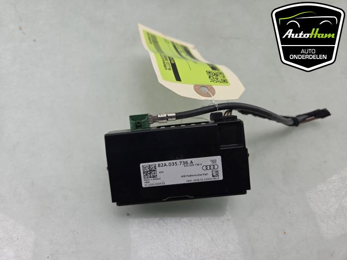 Gebruikte AUX/USB aansluiting Audi S3 Sportback (8YA) 2.0 T FSI 16V Prijs € 50,00 Margeregeling aangeboden door AutoHam