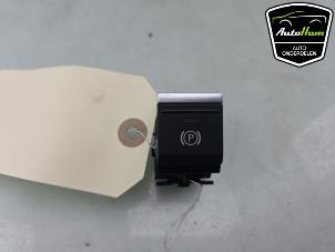 Gebruikte Schakelaar handrem Audi S3 Sportback (8YA) 2.0 T FSI 16V Prijs € 20,00 Margeregeling aangeboden door AutoHam