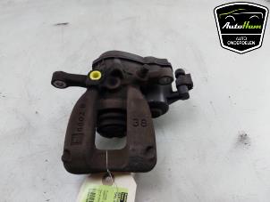 Gebruikte Remklauw (Tang) links-achter Opel Insignia Sports Tourer 2.0 CDTI 16V Prijs € 75,00 Margeregeling aangeboden door AutoHam