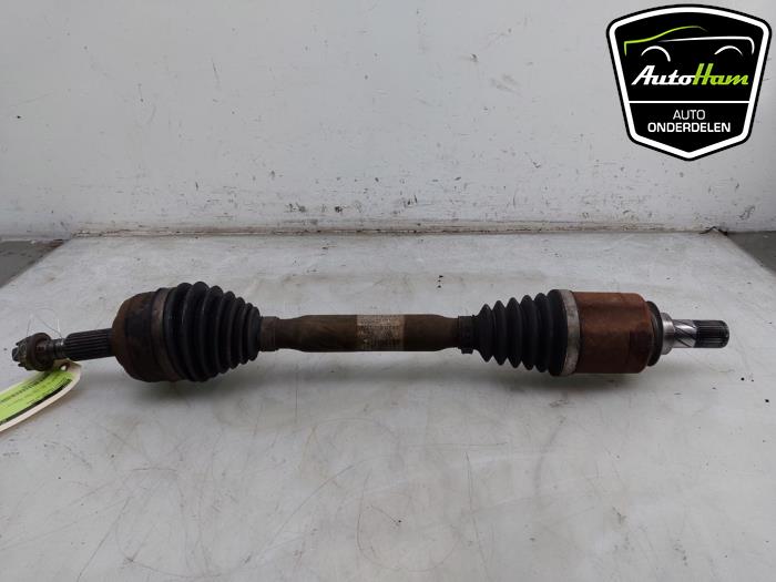 Gebruikte Aandrijfas links-voor Renault Captur I (2R) 1.2 TCE 16V EDC Prijs € 50,00 Margeregeling aangeboden door AutoHam