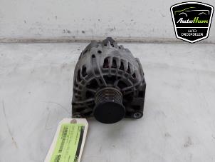 Gebruikte Dynamo Renault Captur (2R) 1.2 TCE 16V EDC Prijs € 30,00 Margeregeling aangeboden door AutoHam