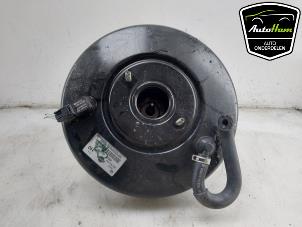 Gebruikte Rembekrachtiger Renault Kadjar (RFEH) 1.2 Energy TCE 130 Prijs € 40,00 Margeregeling aangeboden door AutoHam