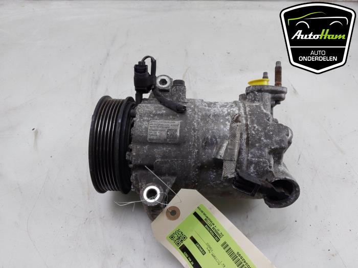 Aircopomp van een Ford Transit Connect (PJ2) 1.5 EcoBlue 2020