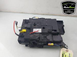 Gebruikte Verdeler Ontsteking Porsche Cayenne II (92A) 3.0 D V6 24V Prijs € 175,00 Margeregeling aangeboden door AutoHam