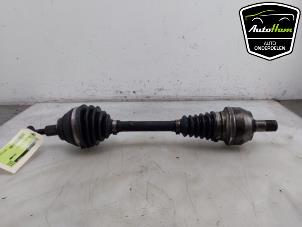 Gebruikte Aandrijfas links-voor Volkswagen Golf VII (AUA) 2.0 GTI 16V Performance Package Prijs € 275,00 Margeregeling aangeboden door AutoHam