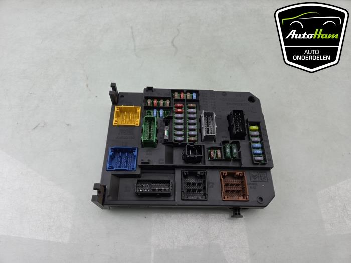 Computer Body Control van een Peugeot 508 SW (8E/8U) 1.6 THP 16V 2012