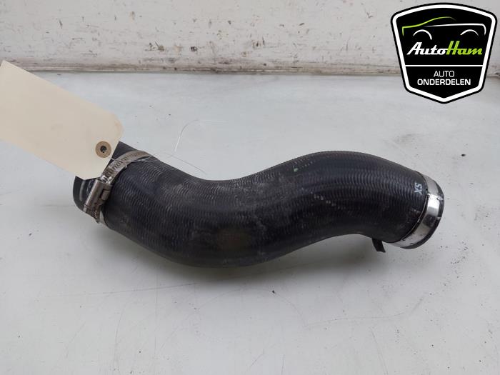 Gebruikte Intercooler Slang Ferrari 296 GTS 3.0 PHEV Prijs € 30,25 Inclusief btw aangeboden door AutoHam