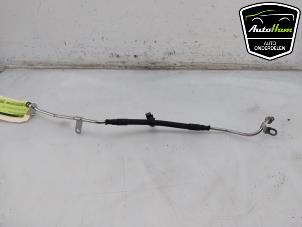 Gebruikte Oliedruk Leiding Ferrari 296 GTS 3.0 PHEV Prijs € 114,95 Inclusief btw aangeboden door AutoHam