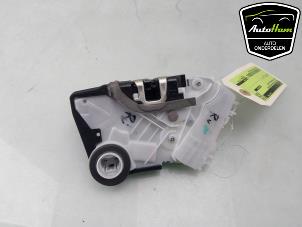 Gebruikte Deurslot Mechaniek 4Deurs rechts-voor Toyota Yaris Cross (PB1/PJ1) 1.5 12V Hybrid 115 Prijs € 45,00 Margeregeling aangeboden door AutoHam