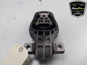 Gebruikte Versnellingsbak Steun Mercedes Sprinter 3,5t (907.6/910.6) 314 CDI 2.1 D FWD Prijs € 18,15 Inclusief btw aangeboden door AutoHam