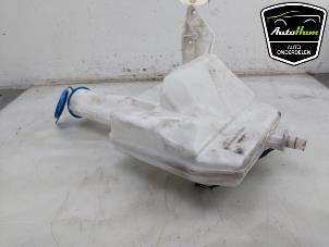 Gebruikte Ruitensproeiertank voor Mercedes Sprinter 3,5t (907.6/910.6) 314 CDI 2.1 D FWD Prijs € 30,25 Inclusief btw aangeboden door AutoHam