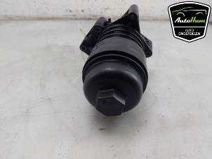 Gebruikte Oliefilterhuis Porsche Panamera (971G) 4.0 V8 32V Turbo Prijs € 40,00 Margeregeling aangeboden door AutoHam