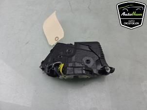 Gebruikte Deurslot Mechaniek 4Deurs links-voor Toyota Yaris Cross (PB1/PJ1) 1.5 12V Hybrid 115 Prijs € 45,00 Margeregeling aangeboden door AutoHam