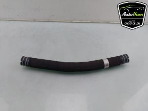 Gebruikte Radiateurslang Ferrari 296 GTS 3.0 PHEV Prijs € 30,25 Inclusief btw aangeboden door AutoHam