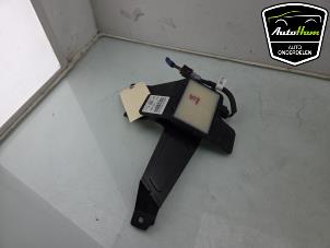 Gebruikte Side assist sensor Kia Niro I (DE) 1.6 GDI Hybrid Prijs € 195,00 Margeregeling aangeboden door AutoHam