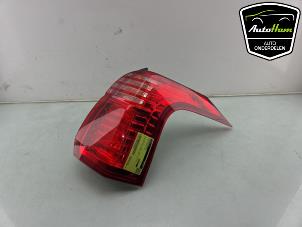 Gebruikte Achterlicht rechts Peugeot 5008 I (0A/0E) 1.6 THP 16V Prijs € 125,00 Margeregeling aangeboden door AutoHam