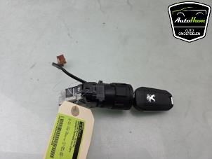 Gebruikte Kontaktslot + Sleutel Peugeot Partner (EA//EF/EN/EU) 1.5 BlueHDi 130 Prijs € 30,25 Inclusief btw aangeboden door AutoHam
